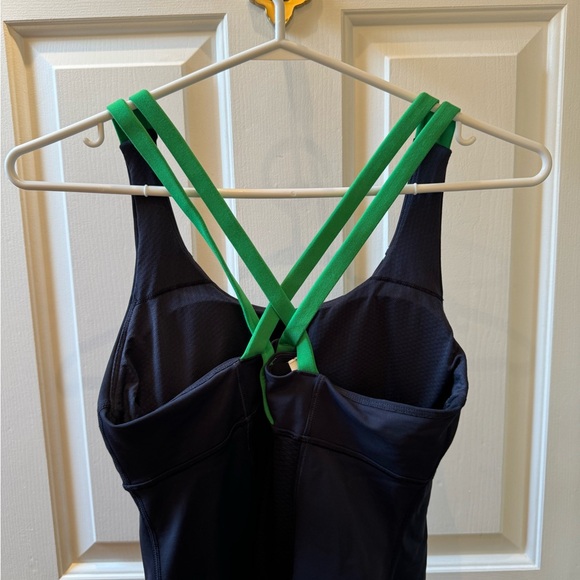 Lululemon athletica workout top - Picture 6 of 6